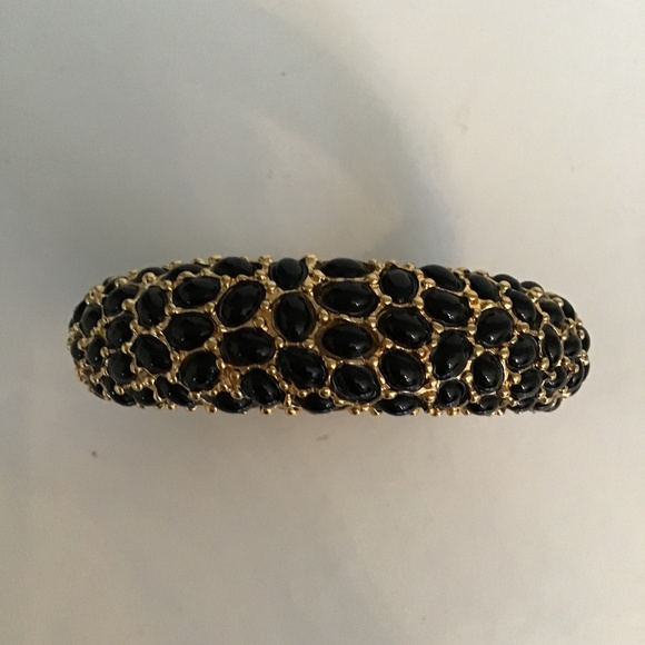 Kenneth Jay Lane Black cabochon & starfish pave bracelet - Picture 4 of 11